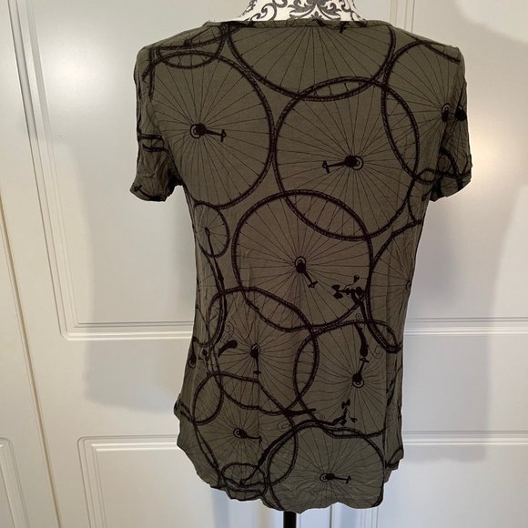 Camouflage green BICYCLE TIRE graphic tee women's size medium - Picture 4 of 4